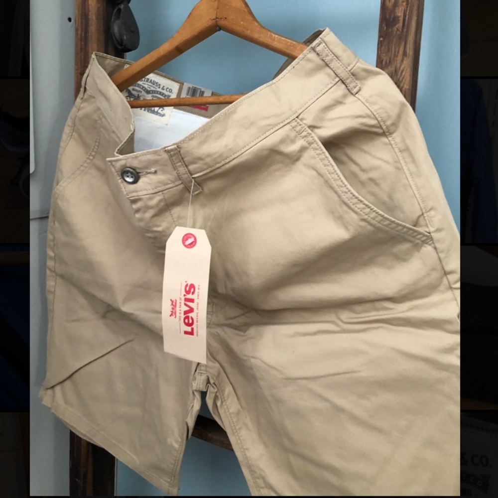 Levi’s Straight Chino Shorts